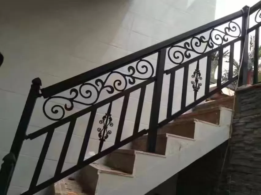 雕花金属扶梯